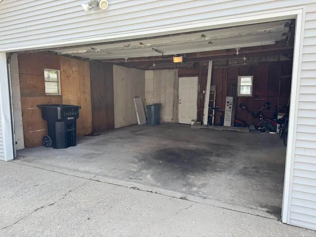 Clean garage after junk removal service in Grayslake, IL