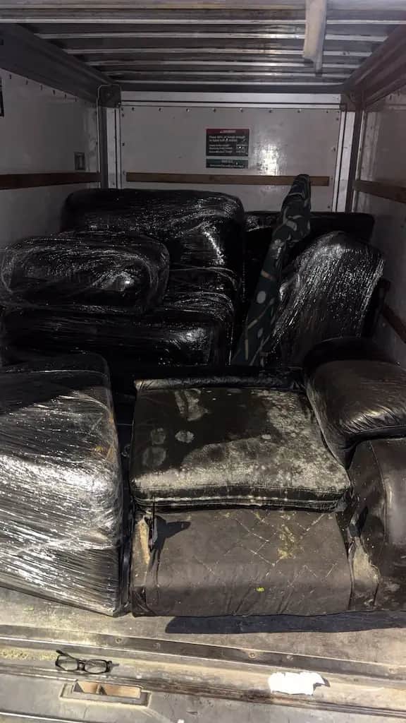 Couch and furniture removal service in Grayslake, IL