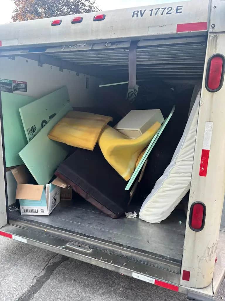 Furniture removal and pickup service in Grayslake, IL