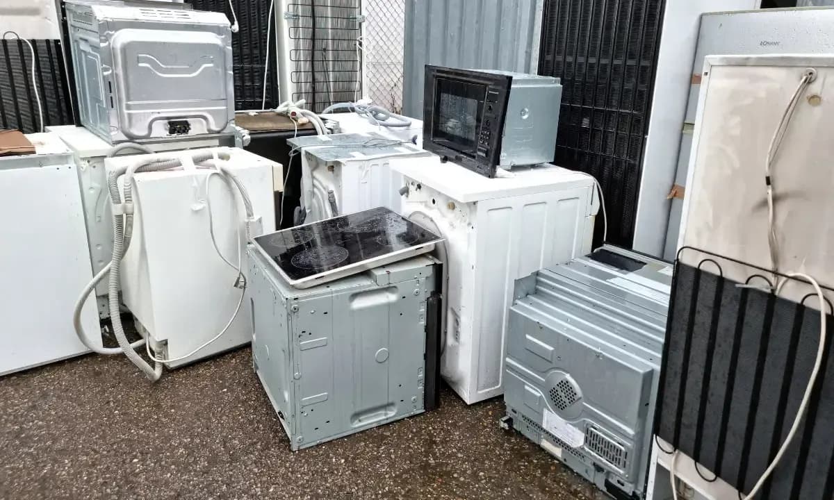Professional appliance removal team in Grayslake, IL